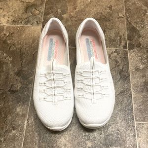 Skechers white air-cooled memory foam stretch walking shoes